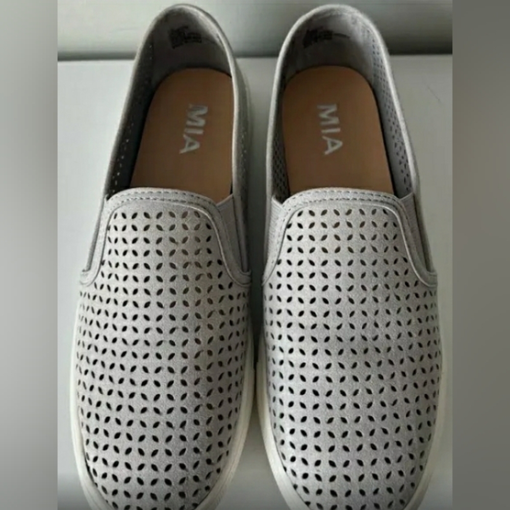 CLEARANCE Annmarie Gray Slip On Perforated Sneaker size 10 M